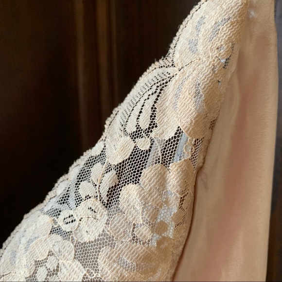 Tracy 100%silk lacy deep v slip in champagne -Large - Picture 5 of 16